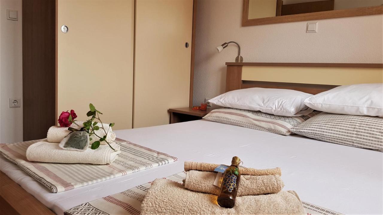 Apartmani Villa Lilliana Tribunj  Ngoại thất bức ảnh