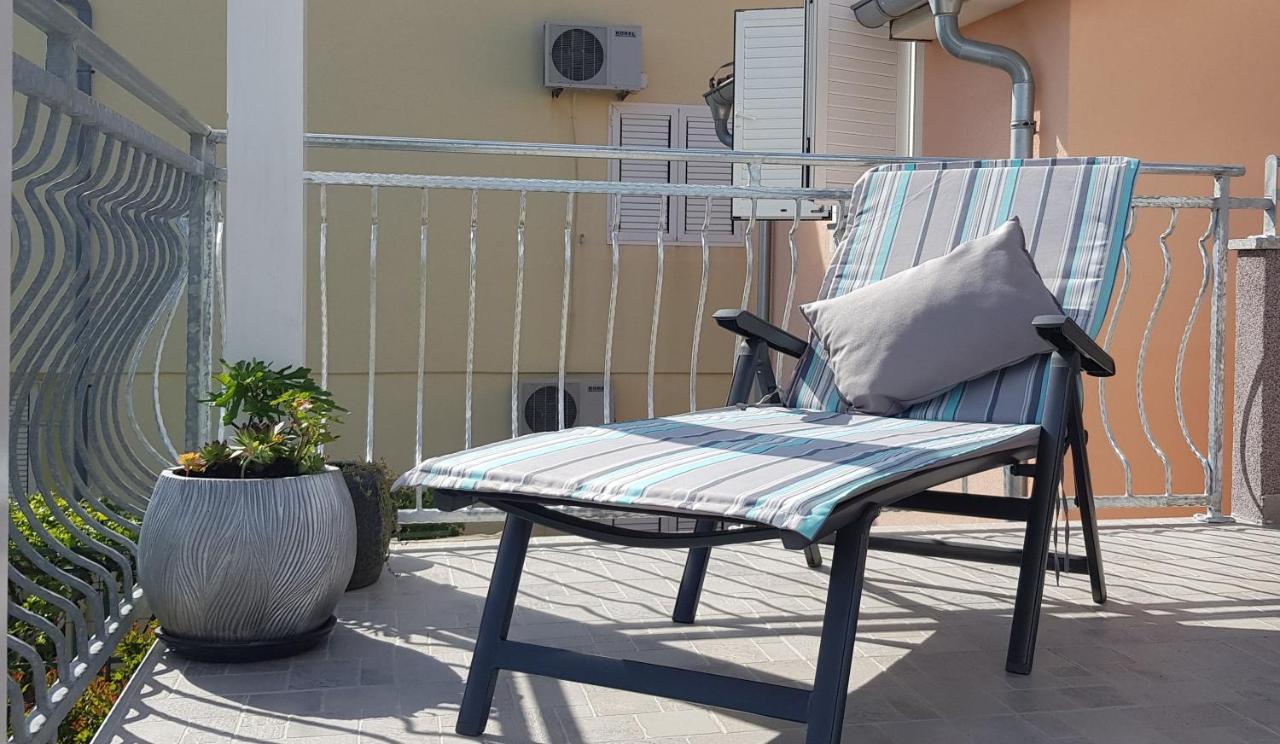 Apartmani Villa Lilliana Tribunj  Ngoại thất bức ảnh