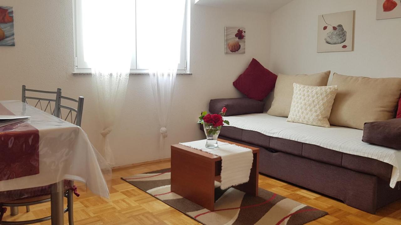 Apartmani Villa Lilliana Tribunj  Ngoại thất bức ảnh