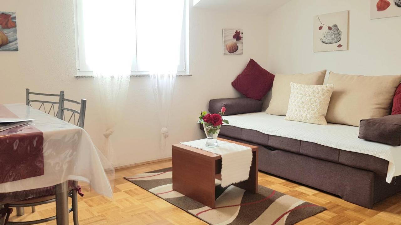 Apartmani Villa Lilliana Tribunj  Ngoại thất bức ảnh