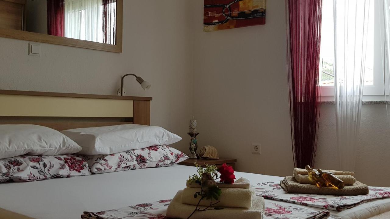 Apartmani Villa Lilliana Tribunj  Ngoại thất bức ảnh