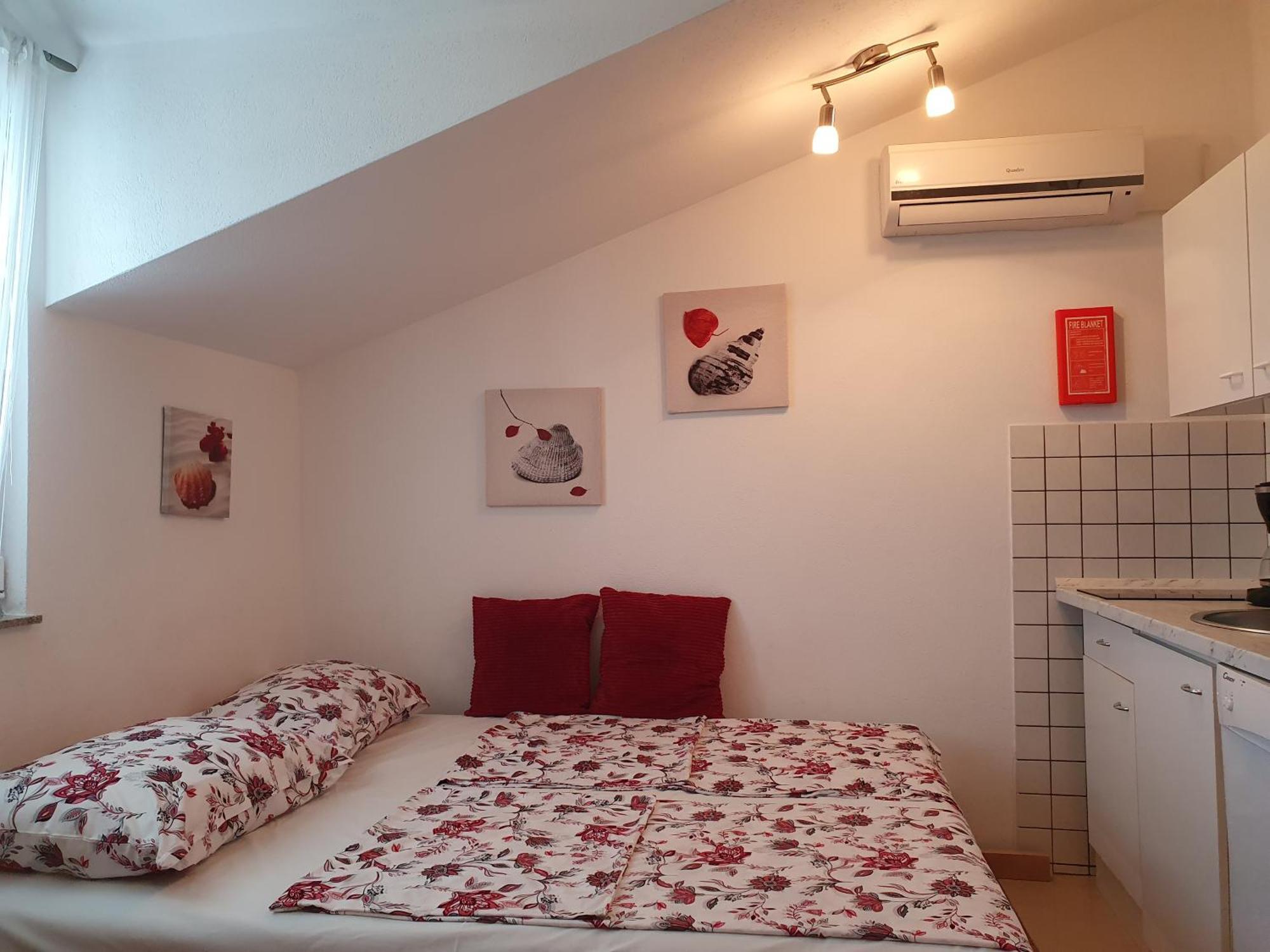 Apartmani Villa Lilliana Tribunj  Ngoại thất bức ảnh